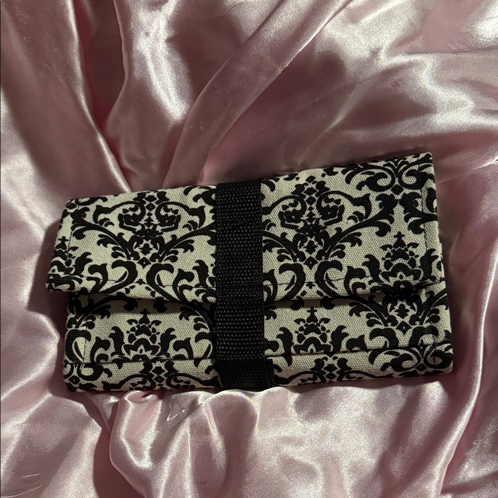 Chic Black and White Damask Coupon Organizer